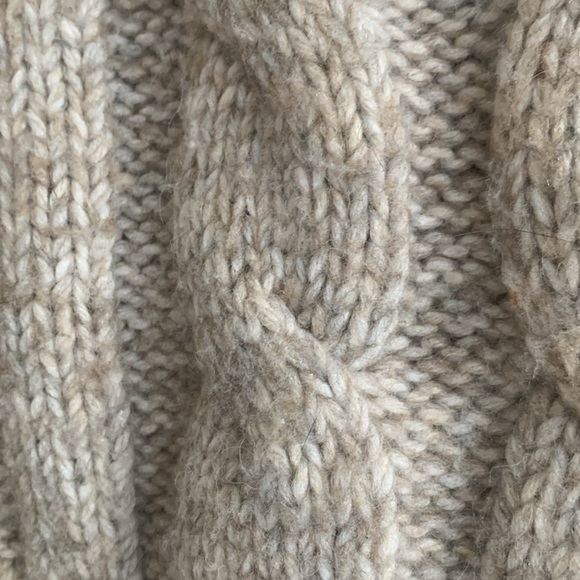 Mock neck cable knit sweater - Picture 4 of 6